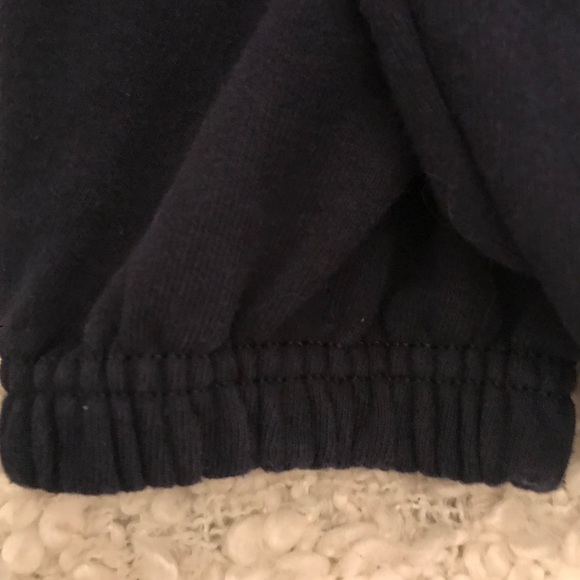 — - Picture 4 of 6